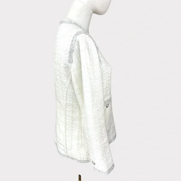 Zara size medium ecru white tweed w‎ pearl button and silver trim blazer - Picture 7 of 16